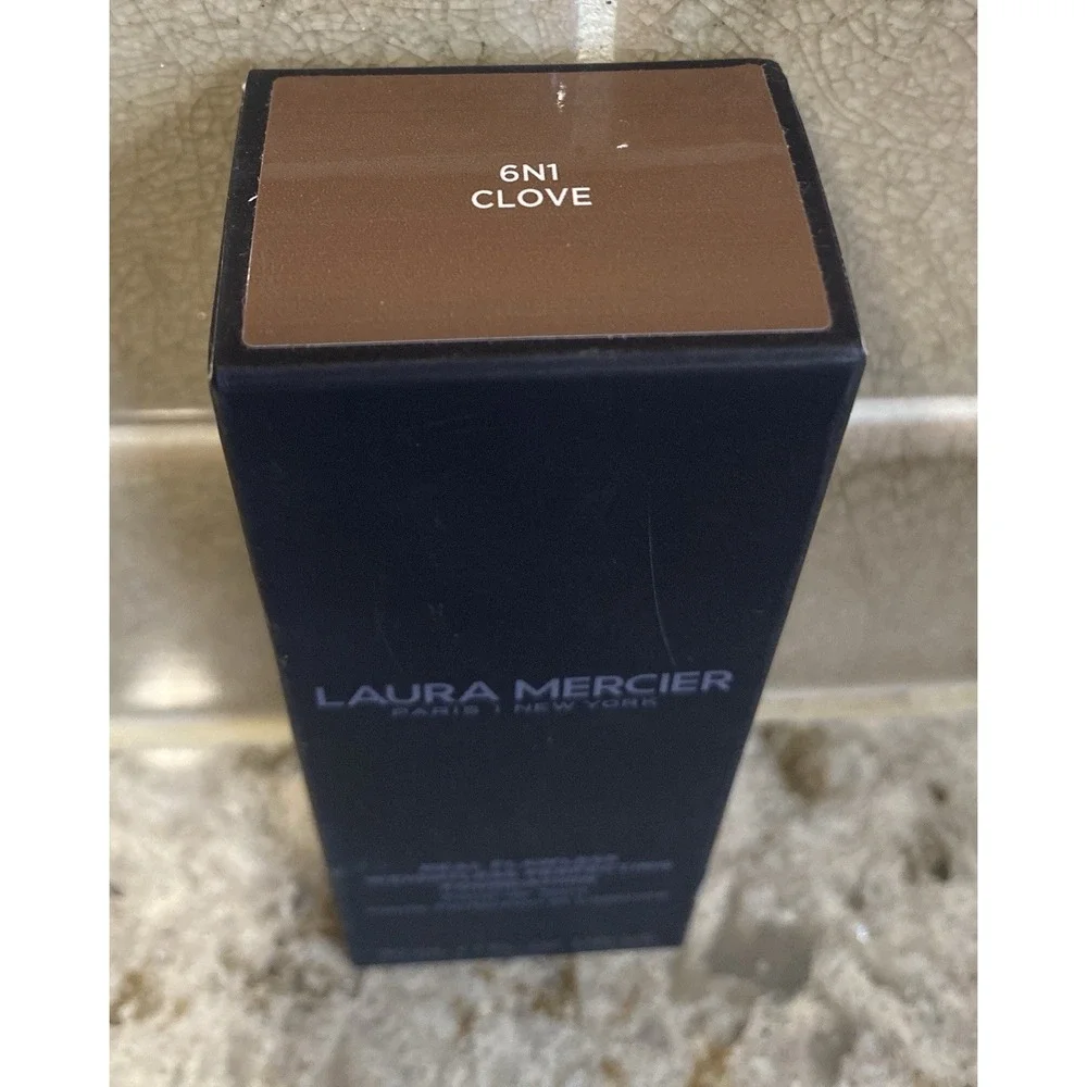 Laura Mercier Real Flawless Weightless Perfecting Foundation 6N1 Clove 1 Fl Oz